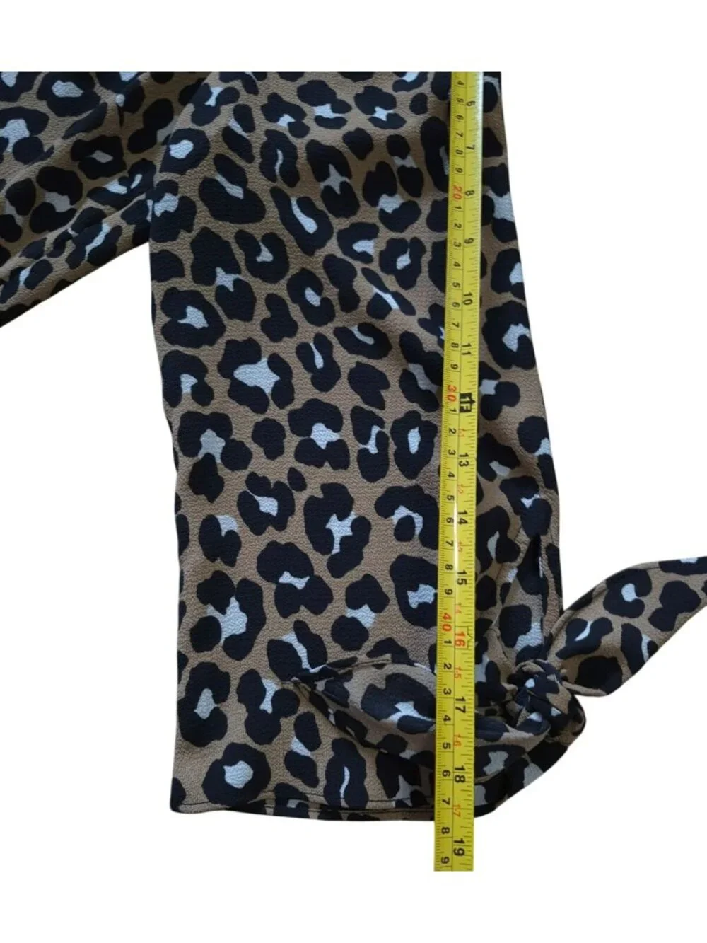 Michael Kors Leopard Print Blouse Tie Sleeve Womens Size M Animal Print Top.